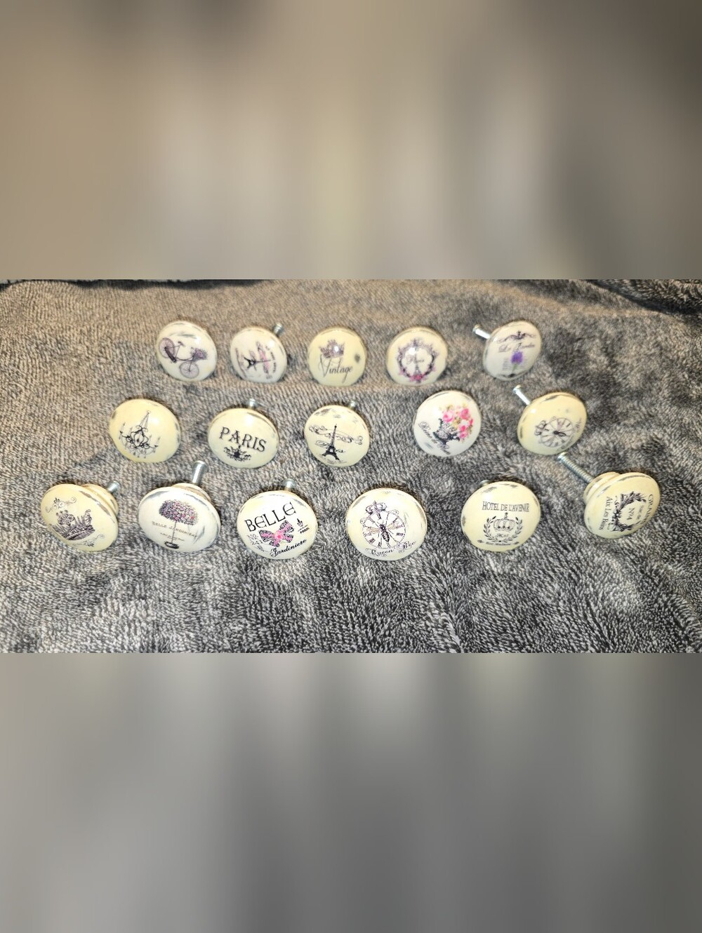 Set of 15 Vintage Style Distressed Wood & Ceramic Drawer Knobs – Shabby Chic / F